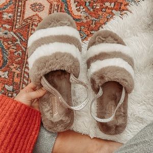 COPY - Koolaburra Uggs size 6 new in box